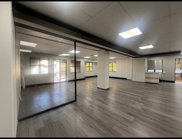 108M² OFFICE TO LET IN HYDE PARK